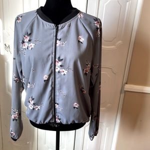 Maurices beautiful zip up light jacket or use to layer shirts size large